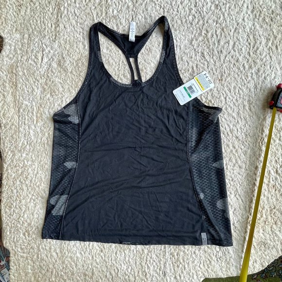 Under Armour Tops - Under Armour UA NWT Workout Tank Top, Camo Size Large